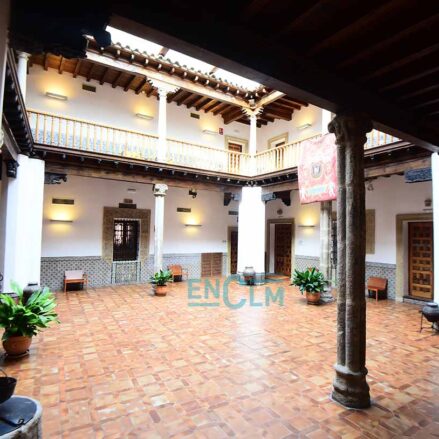 Patio en la calle de Recoletos 1, Palacio de Benacazón.