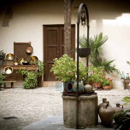 Patio del convento de Santa Isabel.
