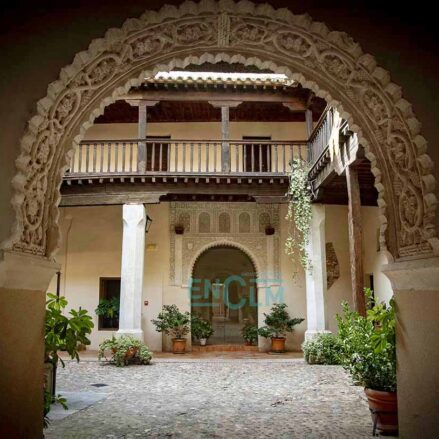 Patio del convento de Santa Isabel.