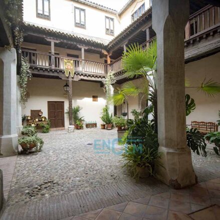 Patio del convento de Santa Isabel.