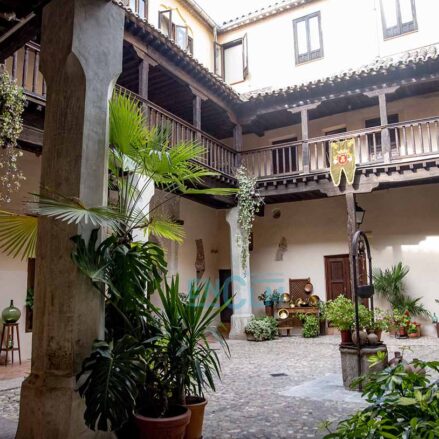 Patio del convento de Santa Isabel.