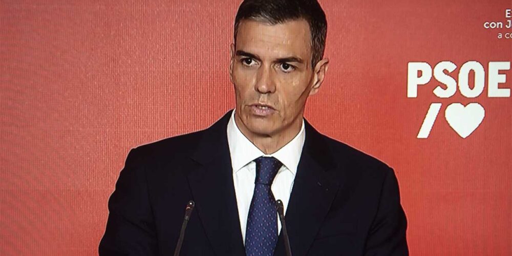 Pedro Sánchez comparece en Ferraz tras la dimisión de Santos Cerdán. Imagen: plano de las imágenes emitidas por TVE.