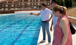 Carlos Velazquez, en la reformada piscina de Santa María de Benquerencia.