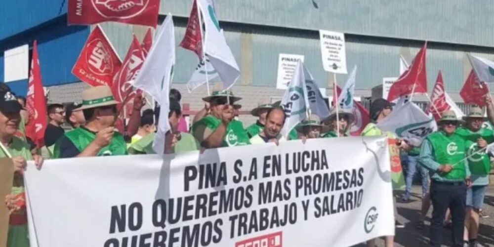 Protesta de trabajadores de Pinasa en Cuenca. Foto: UGT C-LM