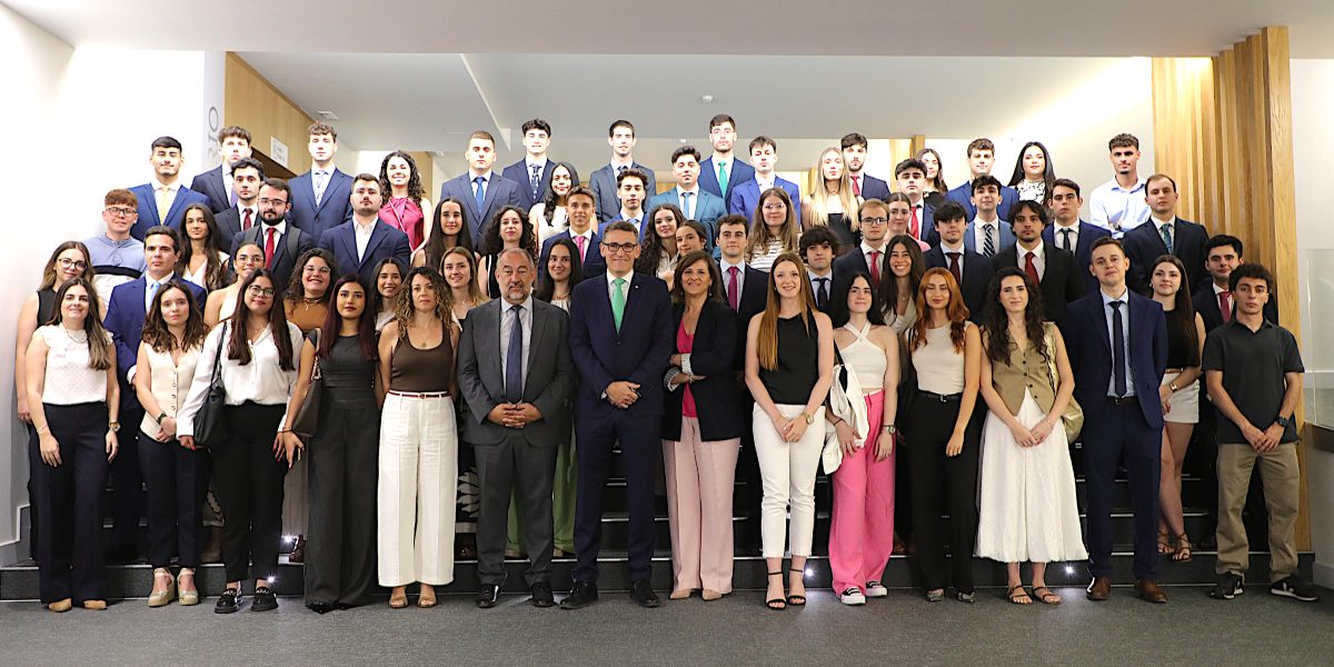 Foto de familia prácticas de verano.