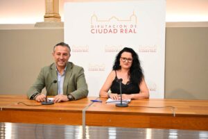 Adrián Fernández y Rocío Zarco, vicepresidente cuarto y portavoz de la Diputación, respectivamente