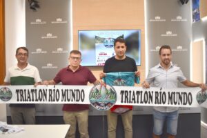 Presentación en la Diputación de Albacete del I Triatlón Río Mundo