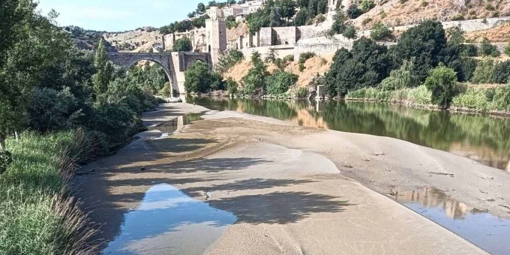 Imagen del Tajo a su paso por Toledo el martes 8 de julio de 2025.