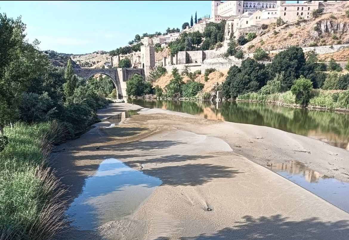 Imagen del Tajo a su paso por Toledo el martes 8 de julio de 2025.