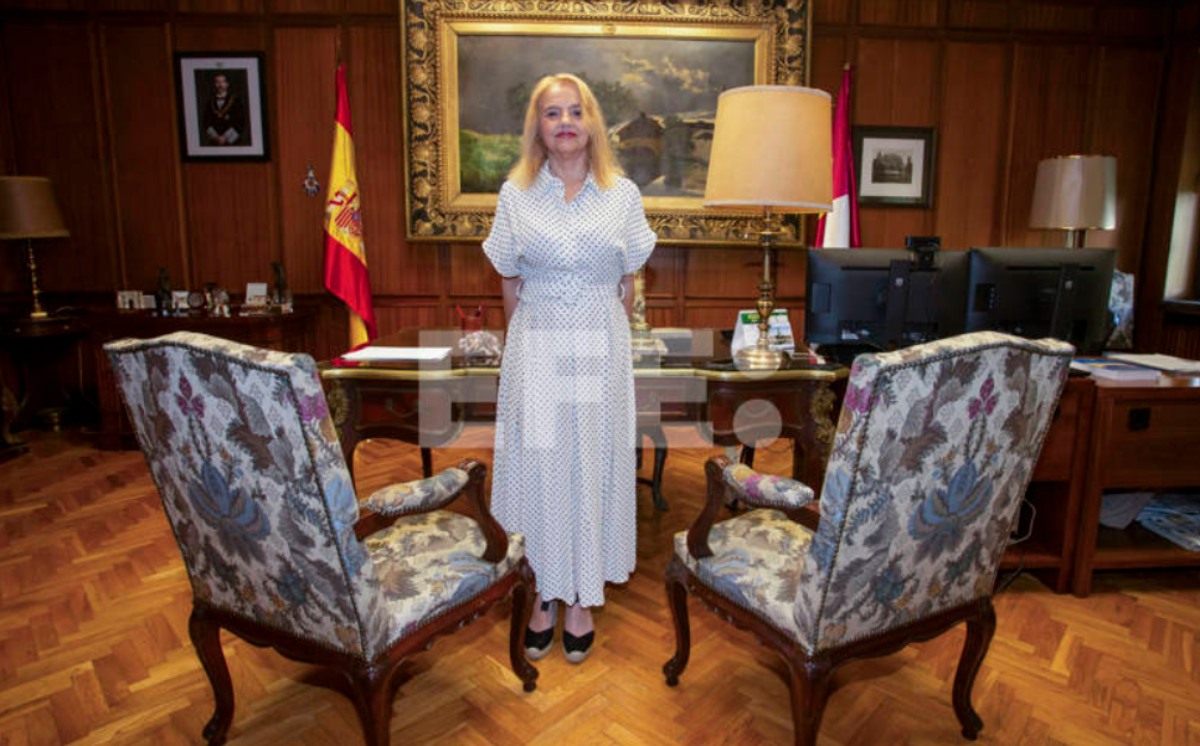 La presidenta del Tribunal Superior de Justicia de Castilla-La Mancha (TSJCLM), María Pilar Astray, durante una entrevista con EFE en Albacete. EFE/ Manu