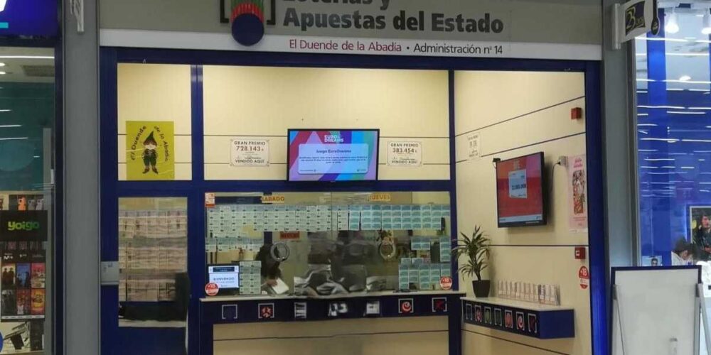 Administración El Duende de La Abadía, en el Parque Comercial La Abadía.
