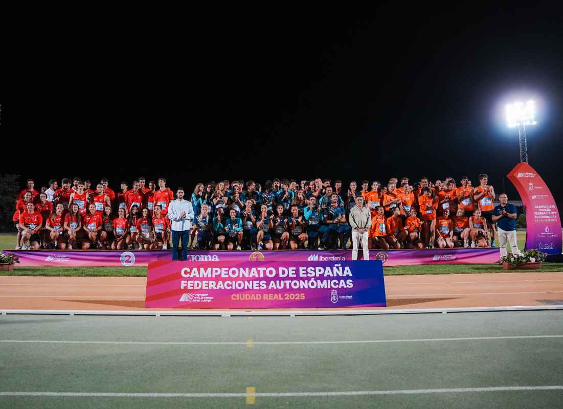 Así quedó el podio: 1º, Cataluña, Madrid y Valencia, por ese orden. Foto: RFEA.
