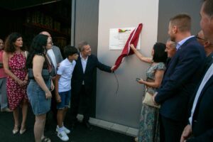 Inauguración de las nuevas instalaciones de la Cooperativa Virgen de las Viñas Bodegas Artesones, en Cenizate (Albacete).