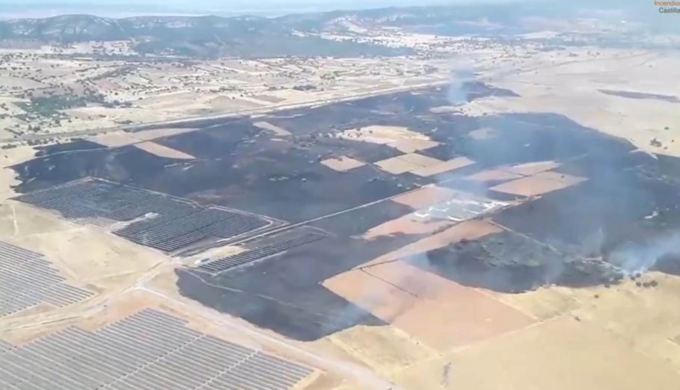 Imagen del incendio de Brazatortas facilitada por el Infocam.