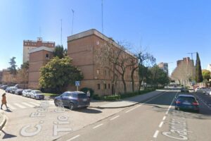 Las antiguas viviendas de los peones camineros, en la calle Capitán Cortés, en Talavera. Foto: Google Maps