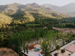 Imagen aérea del Camping Río Tus.