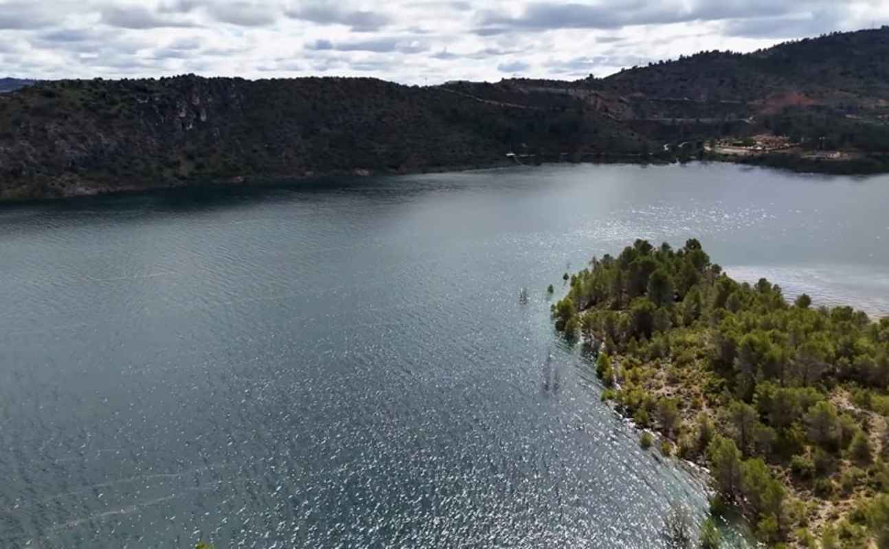 Embalse de Entrepeñas el pasado mes de abril. Foto: Turismo Sacedón.