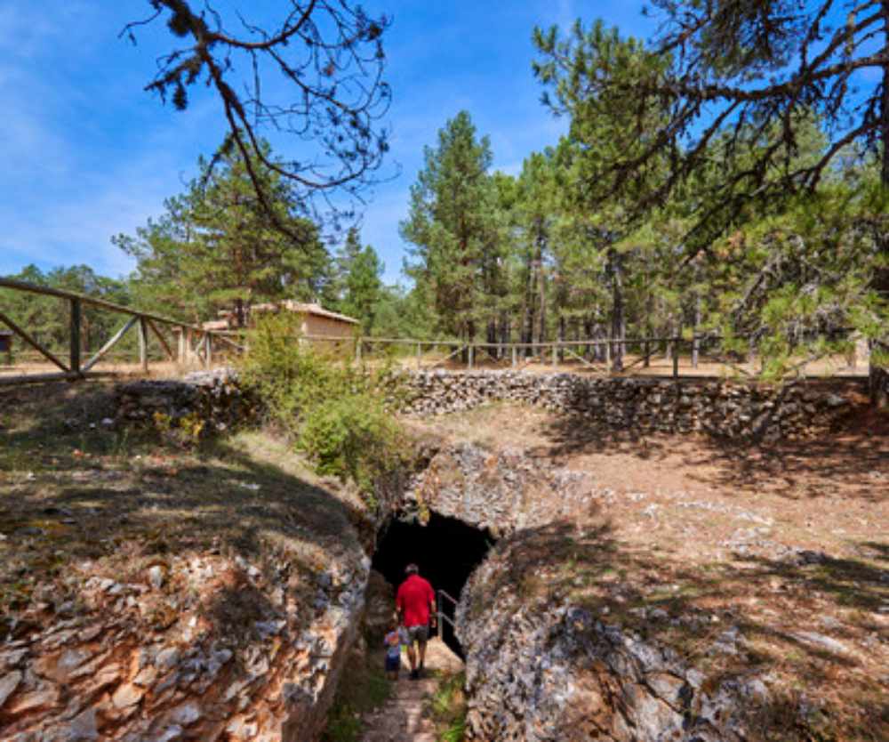 Entrada Sima Alcorón Foto: Turismo Castilla-la Mancha