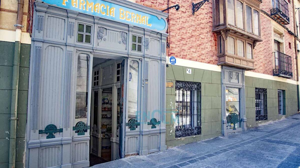 Farmacia Bernal.