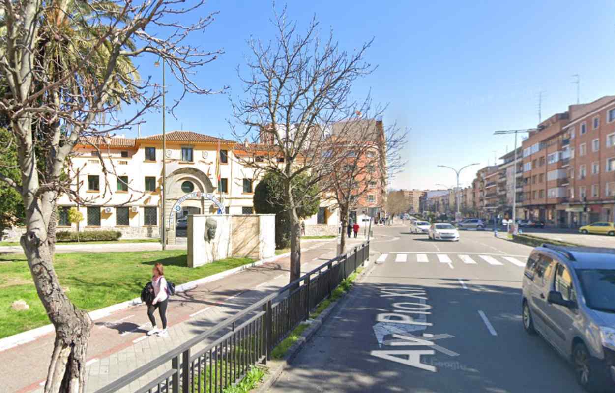 Avenida Pío XII, en Talavera. arma blanca talavera
