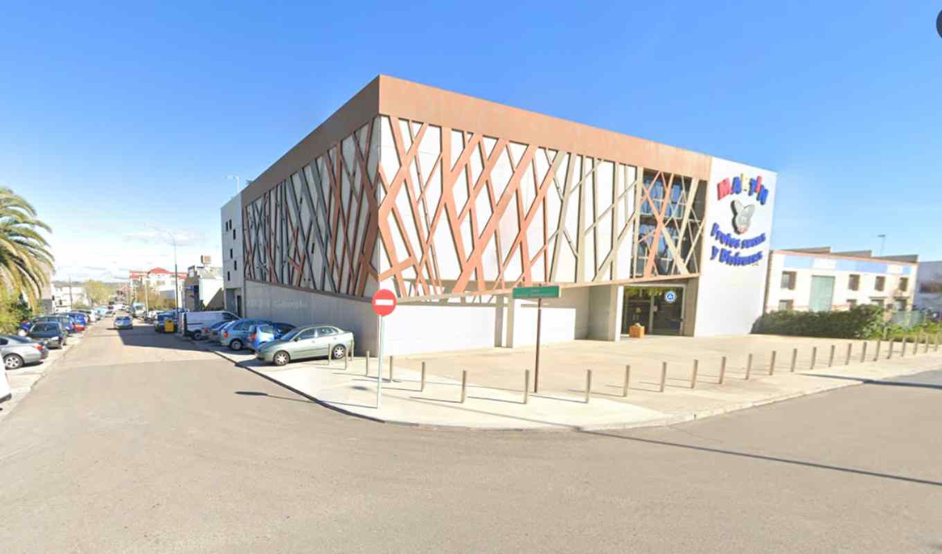 El accidente laboral en toledo se ha producido en una tienda de frutos secos y disfraces del polígono.