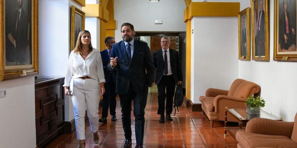 Paco Núñez, este jueves en las Cortes regionales.