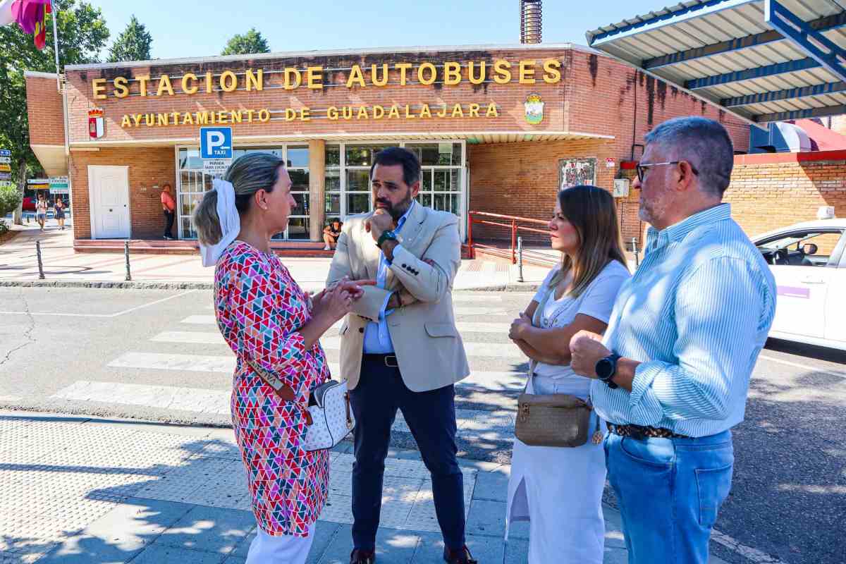 Paco Nuñez en la estación de autobuses de Guadalajara