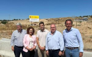Senadores del PP de Toledo en las obras paralizadas de la carretera N-502