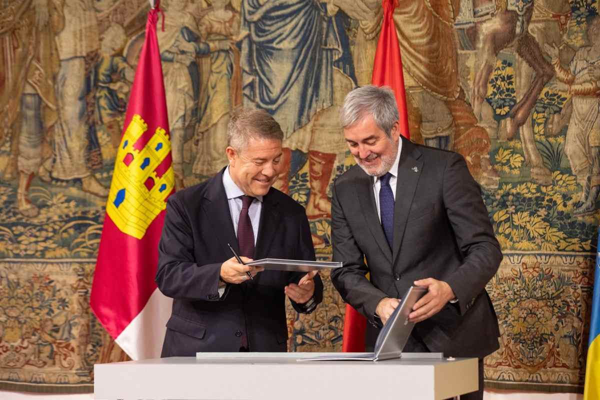 Page y Clavijo sellaron el acuerdo sobre la cesión de datos estadísticos.