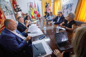 Emiliano García-Page, presidiendo la comisión de seguimiento del Plan Mira.