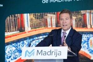 El presidente de Castilla-La Mancha, Emiliano García-Page, inaugura, en Talavera de la Reina, la sede de la empresa Madrija. (Fotos: D. Esteban González // JCCM)