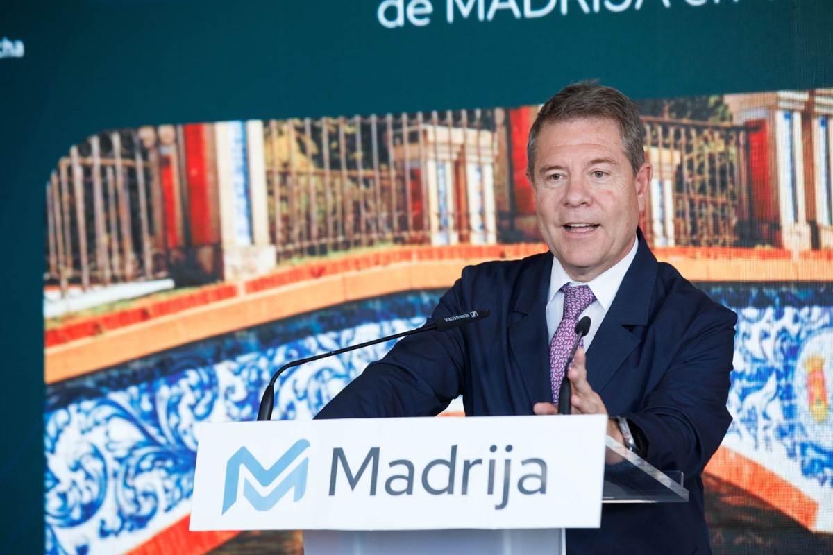 El presidente de Castilla-La Mancha, Emiliano García-Page, inaugura, en Talavera de la Reina, la sede de la empresa Madrija. (Fotos: D. Esteban González // JCCM)