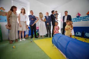 Emiliano García-Page, este lunes en el acto de inauguración de la Escuela Infantil de Pozo Lorente (Albacete). Foto: JCCM