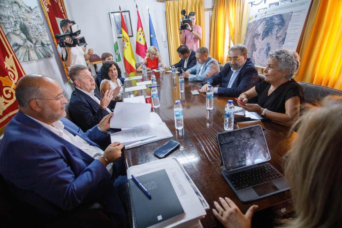 Emiliano García-Page, presidiendo la comisión de seguimiento del Plan Mira.