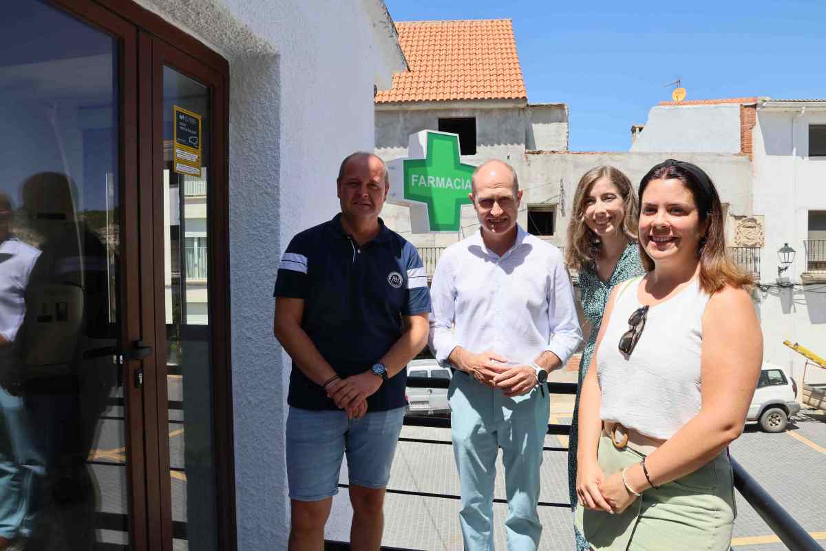 Nuevas farmacia y farmacéutica en Pareja.