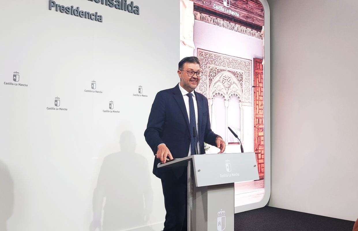 Amador Pastor dio cuenta de los acuerdos del Consejo de Gobierno relacionados con su departamento. Foto: Ramón de Juan.