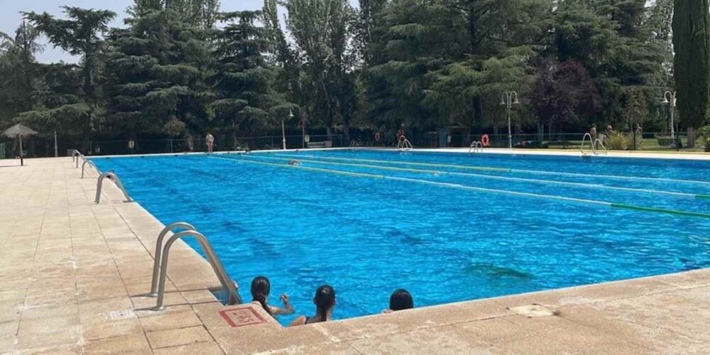 Foto de una piscina de Talavera