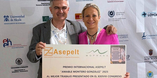 Los profesores de la Universidad de Castilla-La Mancha (UCLM) Gema Fernández-Avilés Calderón e Isidro Hidalgo Arellano.