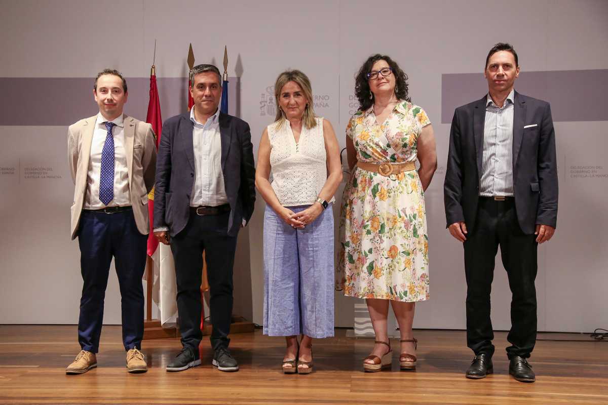 Reunión de la delegada del Gobierno, Milagros Tolón, con los agentes sociales, para analizar la amenaza arancelaria.
