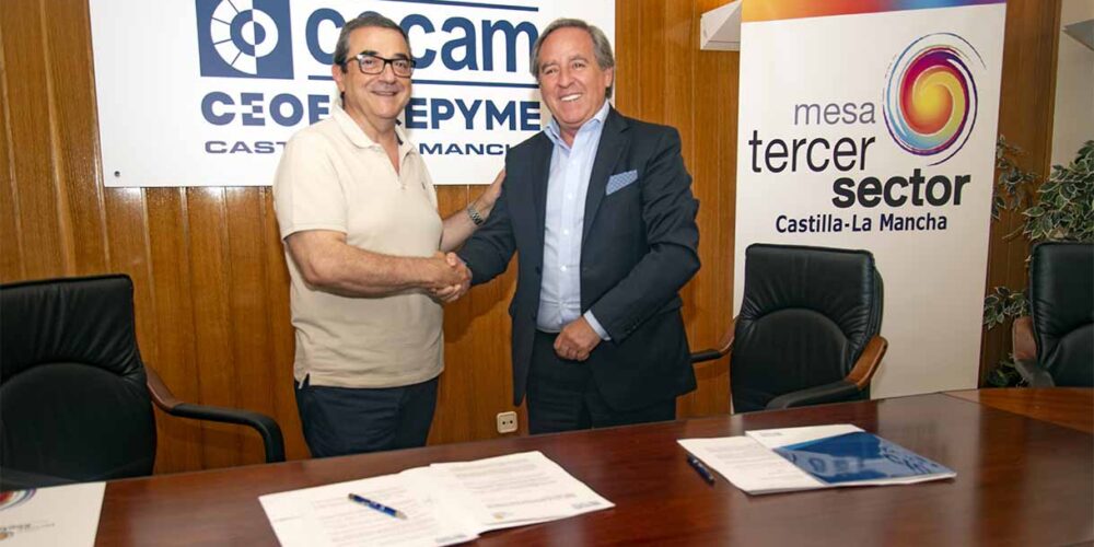 José Antonio Romero y Ángel Nicolás están de acuerdo en apoyar los proyectos sociales. Foto: Rebeca Arango.