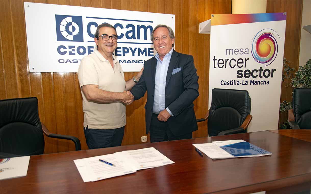 José Antonio Romero y Ángel Nicolás están de acuerdo en apoyar los proyectos sociales. Foto: Rebeca Arango.