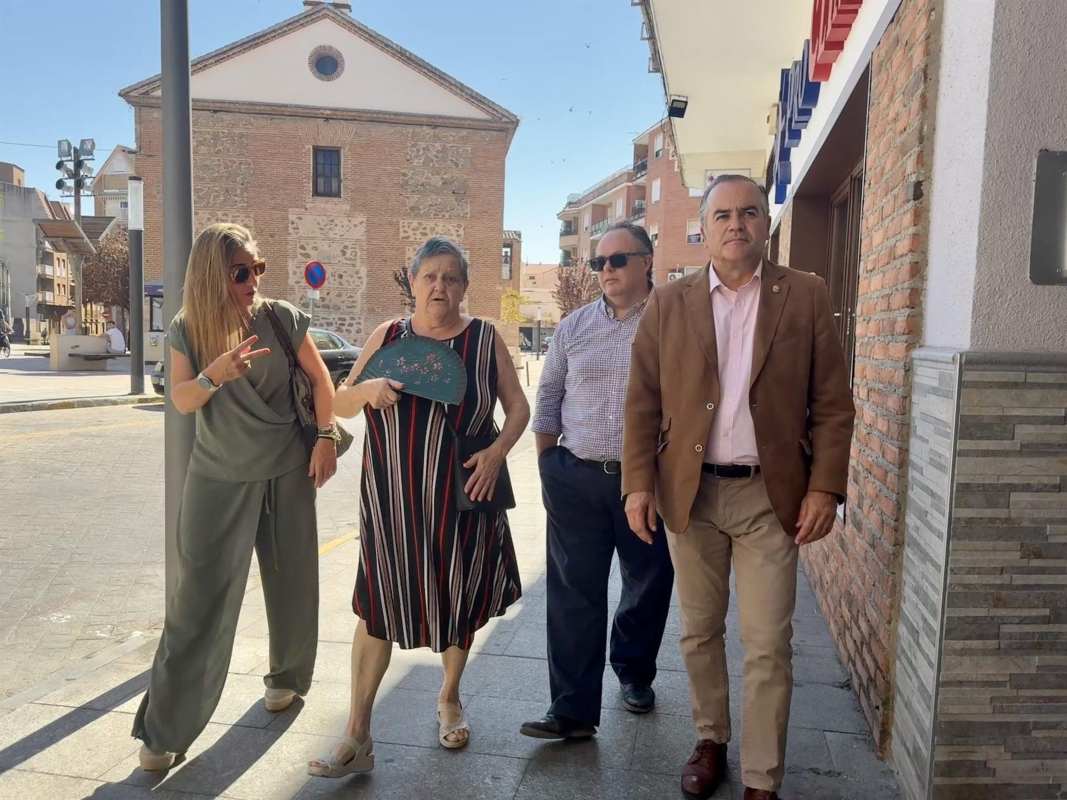 José Julián Gregorio escuchó las peticiones de los vecinos de Puerta de Cuartos.