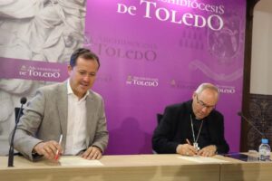 El alcalde de la ciudad, Carlos Velázquez, y el arzobispo de Toledo, Francisco Cerro.