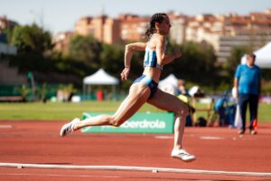 Imagen de la velocista internacional Herminia Parra, natural de La Solana (Ciudad Real) durante una competición