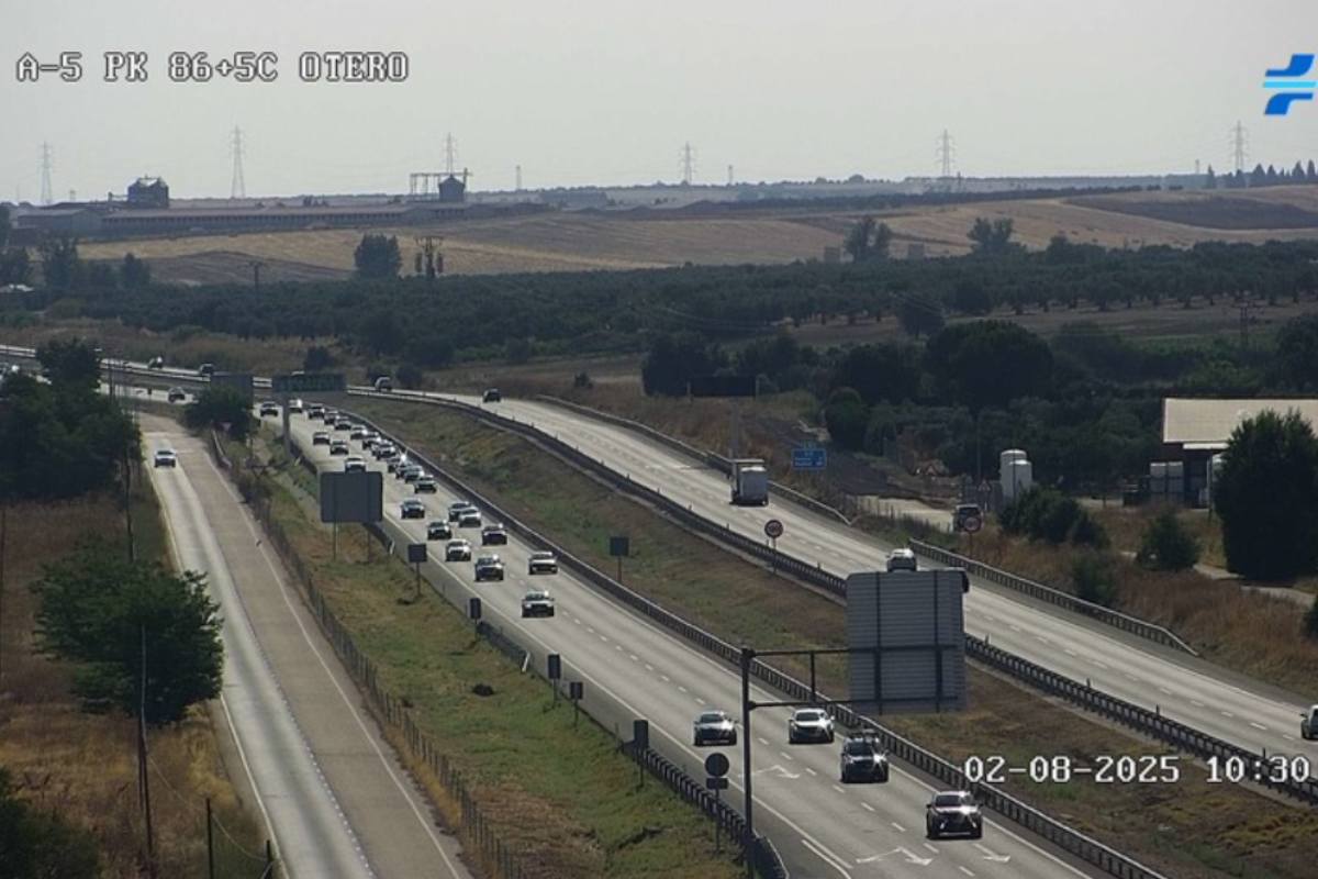 Tráfico este sábado en la A-5 a su paso por Otero (Toledo)
