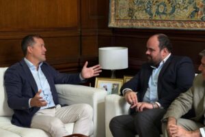 El alcalde toledano ha mantenido una reunión con el alcalde de Aranjuez, Miguel Gómez.