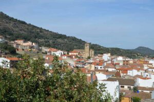 Vista de Castillo de Bayuela. Foto: Wikipedia.