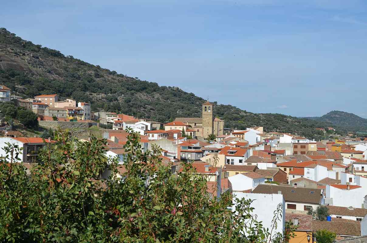 Vista de Castillo de Bayuela. Foto: Wikipedia.