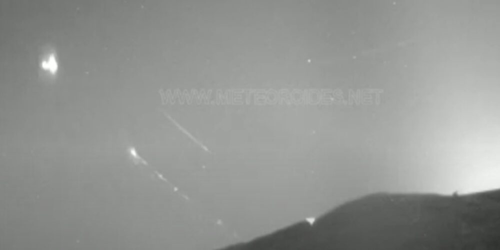 La roca entró a 217 km/h convirtiéndose en una bola de fuego