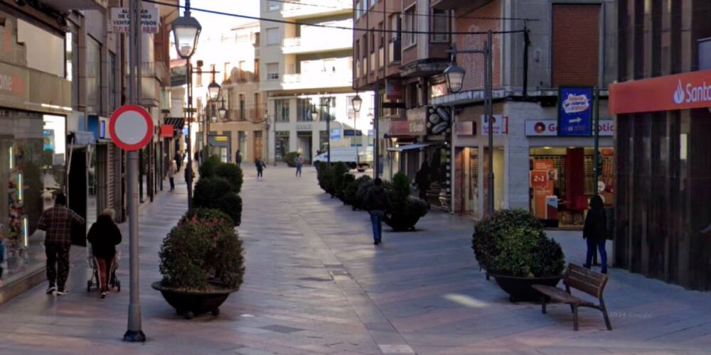 Calle San Francisco, en Talavera de la Reina (Toledo)